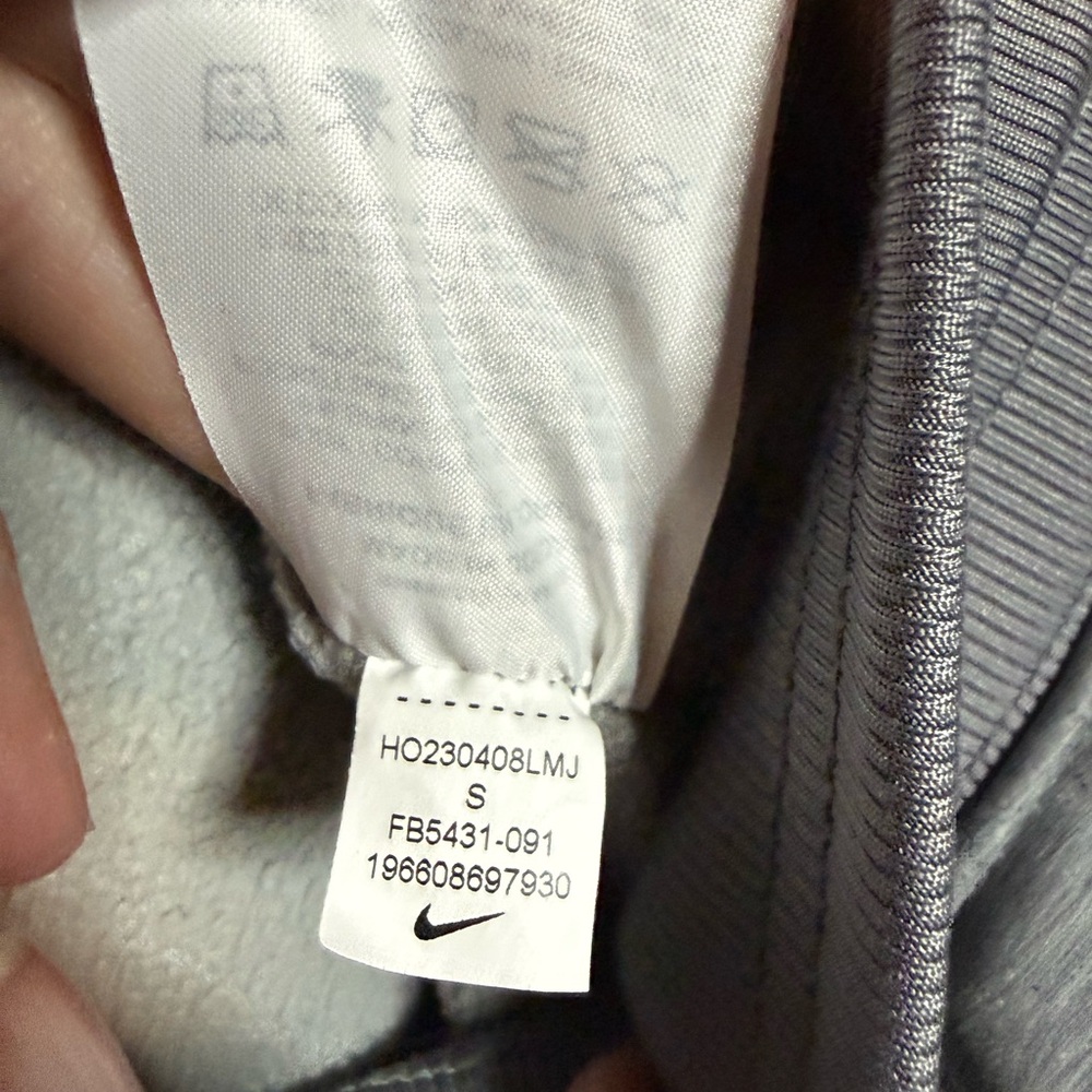 Nike Therma-Fit Fleece Lined Gray Joggers Woman’s Size Small - Picture 7 of 8